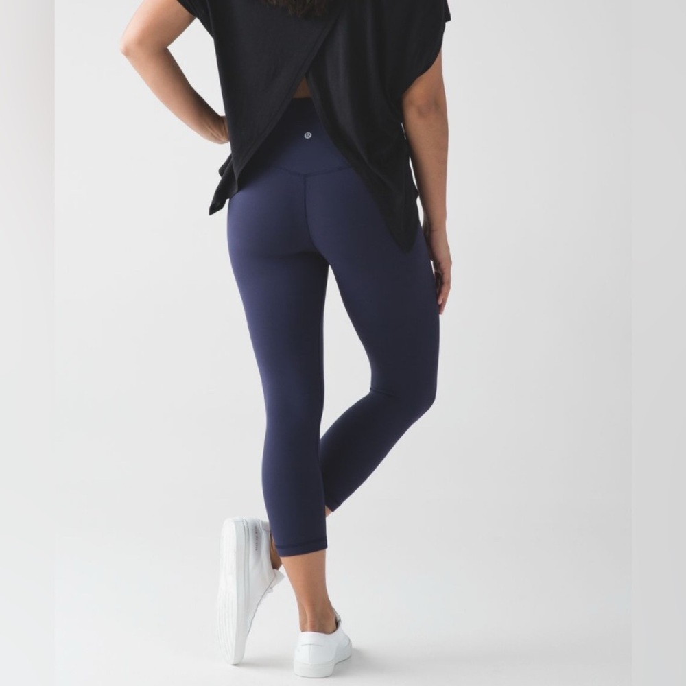 LULU🍋 Align Crop - Deep Indigo